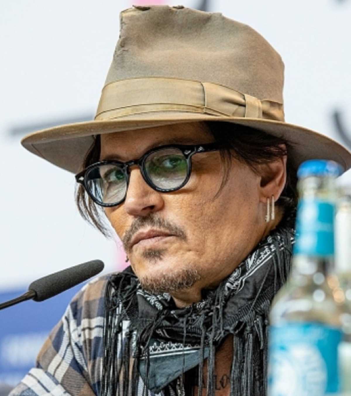 जॉनी डेप ने बदला अपना लुक, फैंस हुए खुश