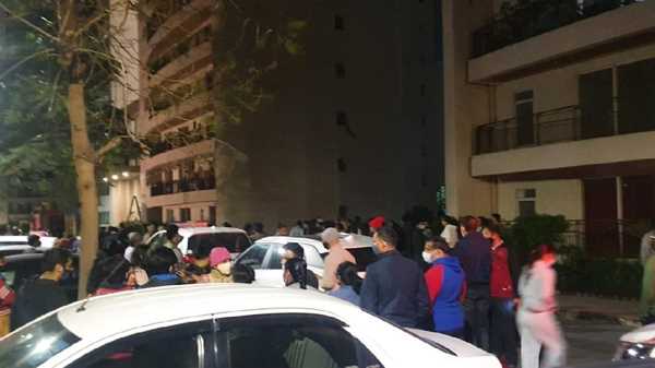 गुरुग्राम : अपार्टमेंट की छत का एक हिस्सा गिरने से 2 मजदूरों की मौत, रेस्क्यू ऑपरेशन जारी गुरुग्राम : अपार्टमेंट की छत का एक हिस्सा गिरने से 2 मजदूरों की मौत, रेस्क्यू ऑपरेशन जारी