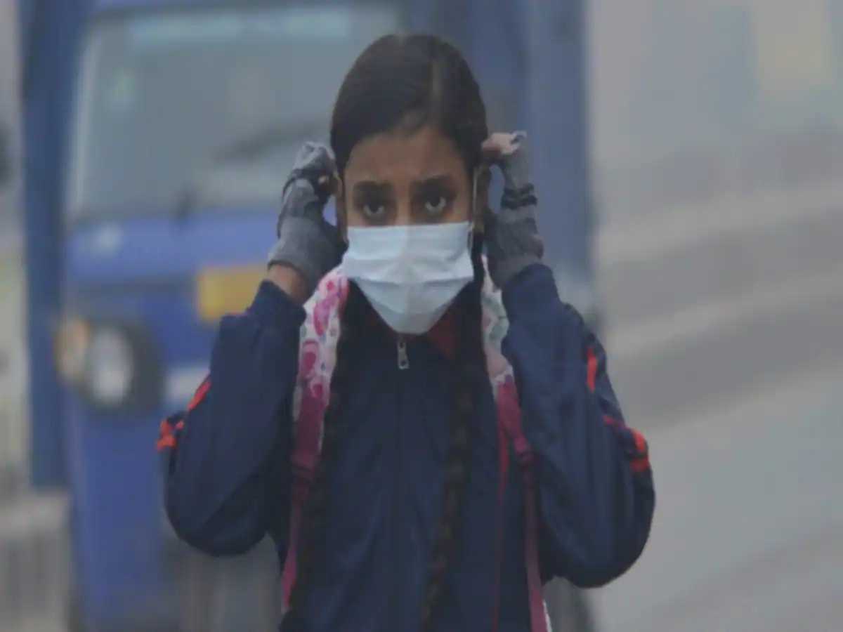 उत्तराखंड के सभी स्कूलों में मास्क हुआ अनिवार्य, आदेश हुए जारी उत्तराखंड के सभी स्कूलों में मास्क हुआ अनिवार्य, आदेश हुए जारी