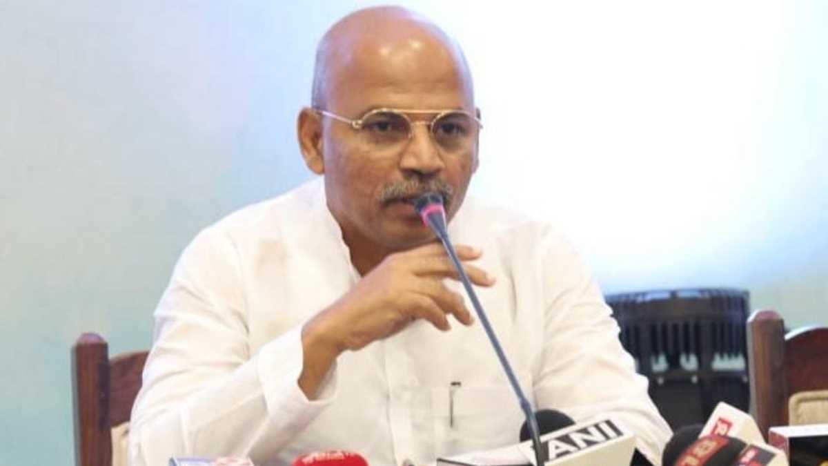 कर्नाटक के मंत्री शरण प्रकाश पाटिल ने आदिवासी निगम घोटाले में शामिल होने से किया इनकार