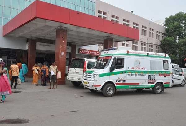 अस्पतालों के ओपीडी में हर 10 में से छह मरीज संक्रमित