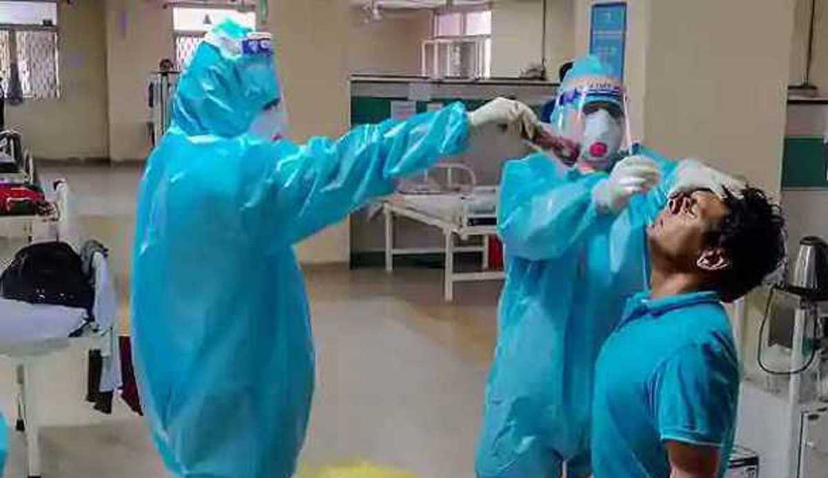 देश में पिछले 24 घंटे में कोरोना संक्रमण से 12 मरीजों की हुई मौत देश में पिछले 24 घंटे में कोरोना संक्रमण से 12 मरीजों की हुई मौत