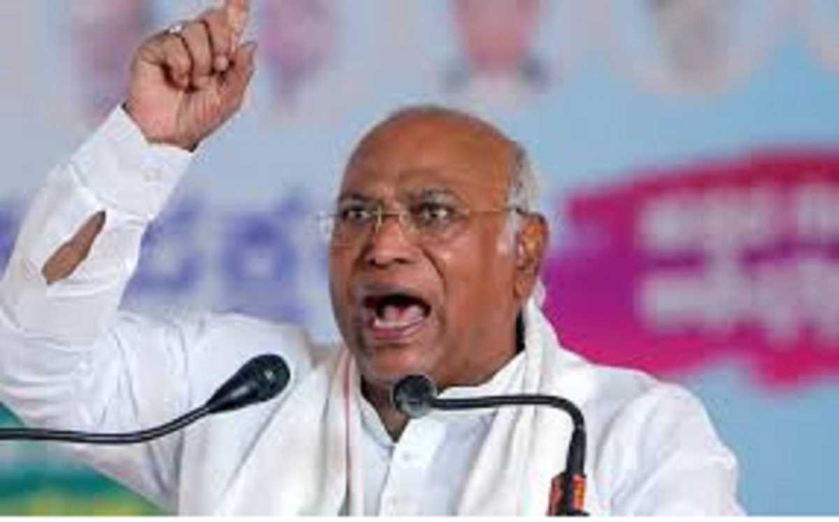 बुलडोजर न्याय प्रणाली हम चलने नहीं देंगे : कांग्रेस बुलडोजर न्याय प्रणाली हम चलने नहीं देंगे : कांग्रेस