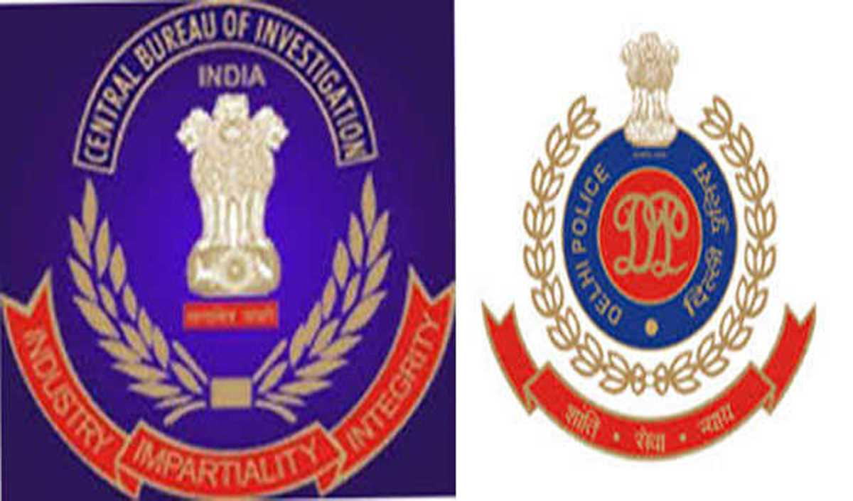 रिश्वत मामले में दिल्ली पुलिस के हैड कांस्टेबल सहित दो गिरफ्तार