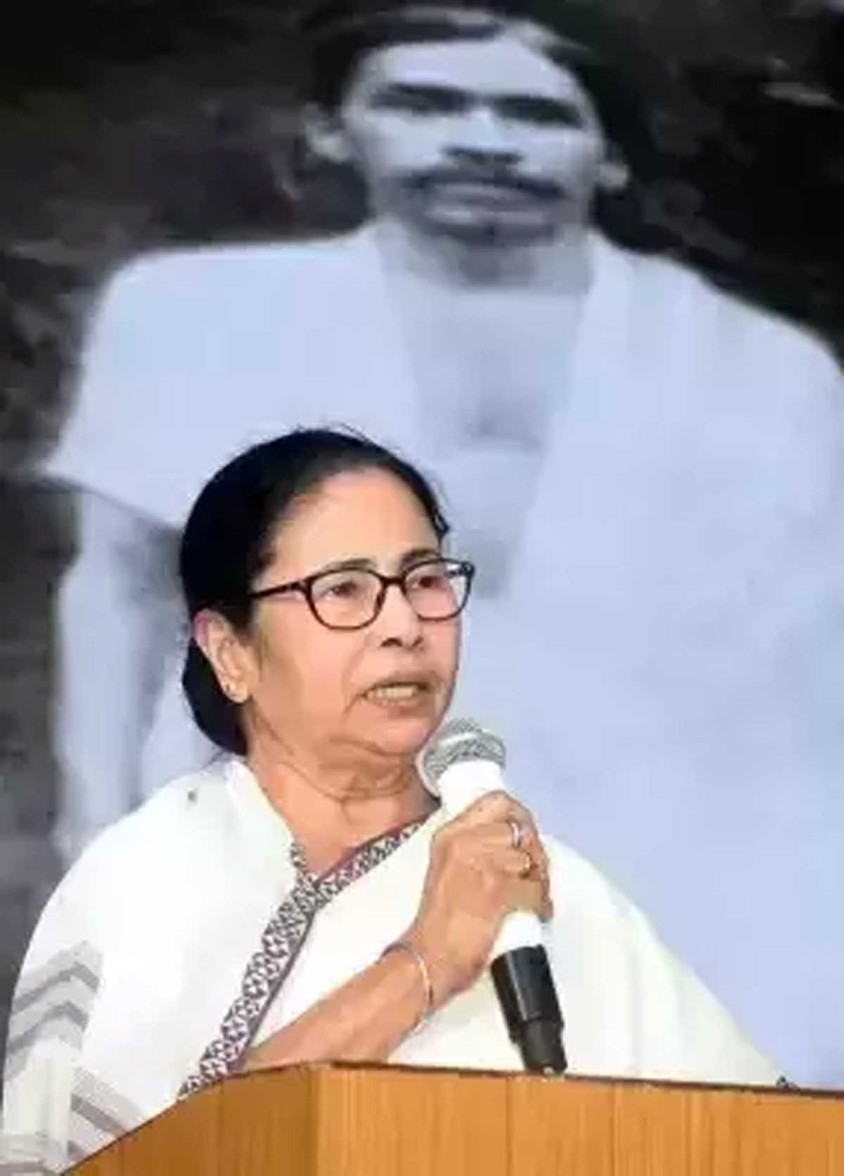 स्कूलों में नौकरी गंवाने वाले सभी टीएमसी कैडर नहीं हैं : ममता