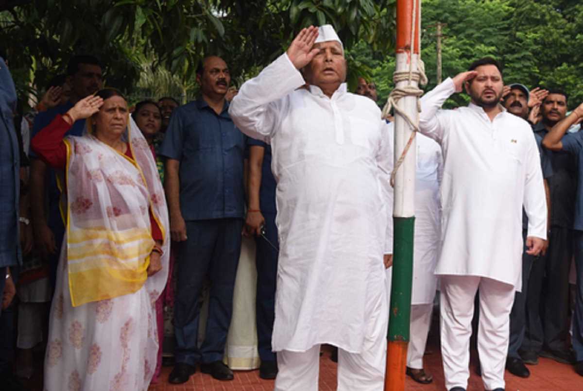 मोदी ने लाल किले से आखिरी बार फहराया तिरंगा: लालू प्रसाद