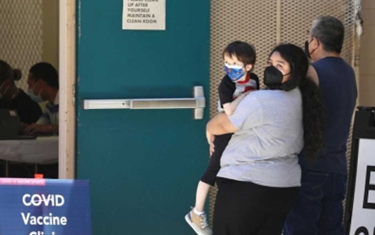 अमेरिका में एक महीने में 350,000 बच्चे कोविड से हुए संक्रमित