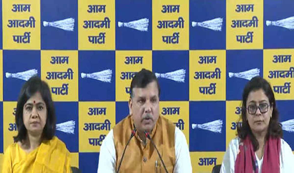 अडानी ने पूरी दुनिया में भारत को किया शर्मसार : आप