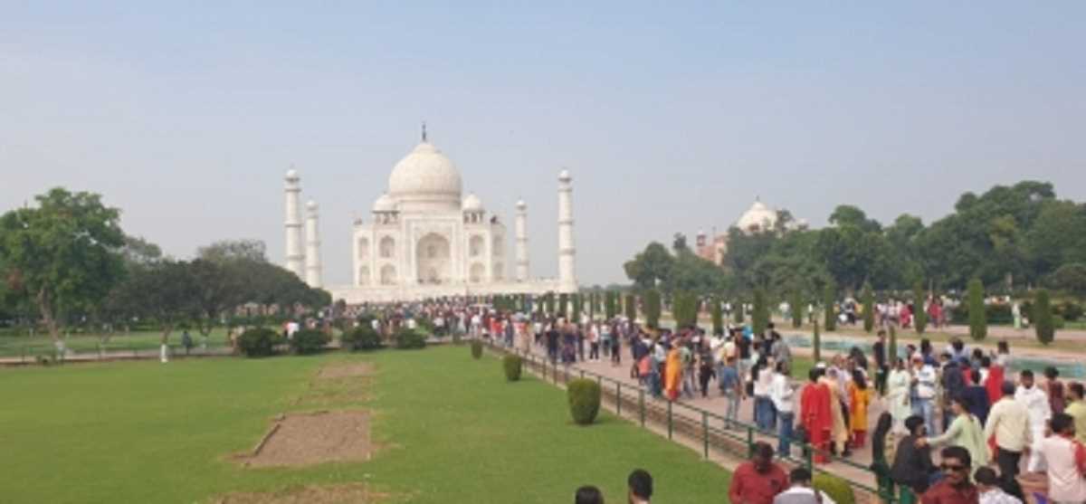 ताजमहल पर ऐतिहासिक तथ्य हटाने की याचिका सुप्रीम कोर्ट ने की खारिज