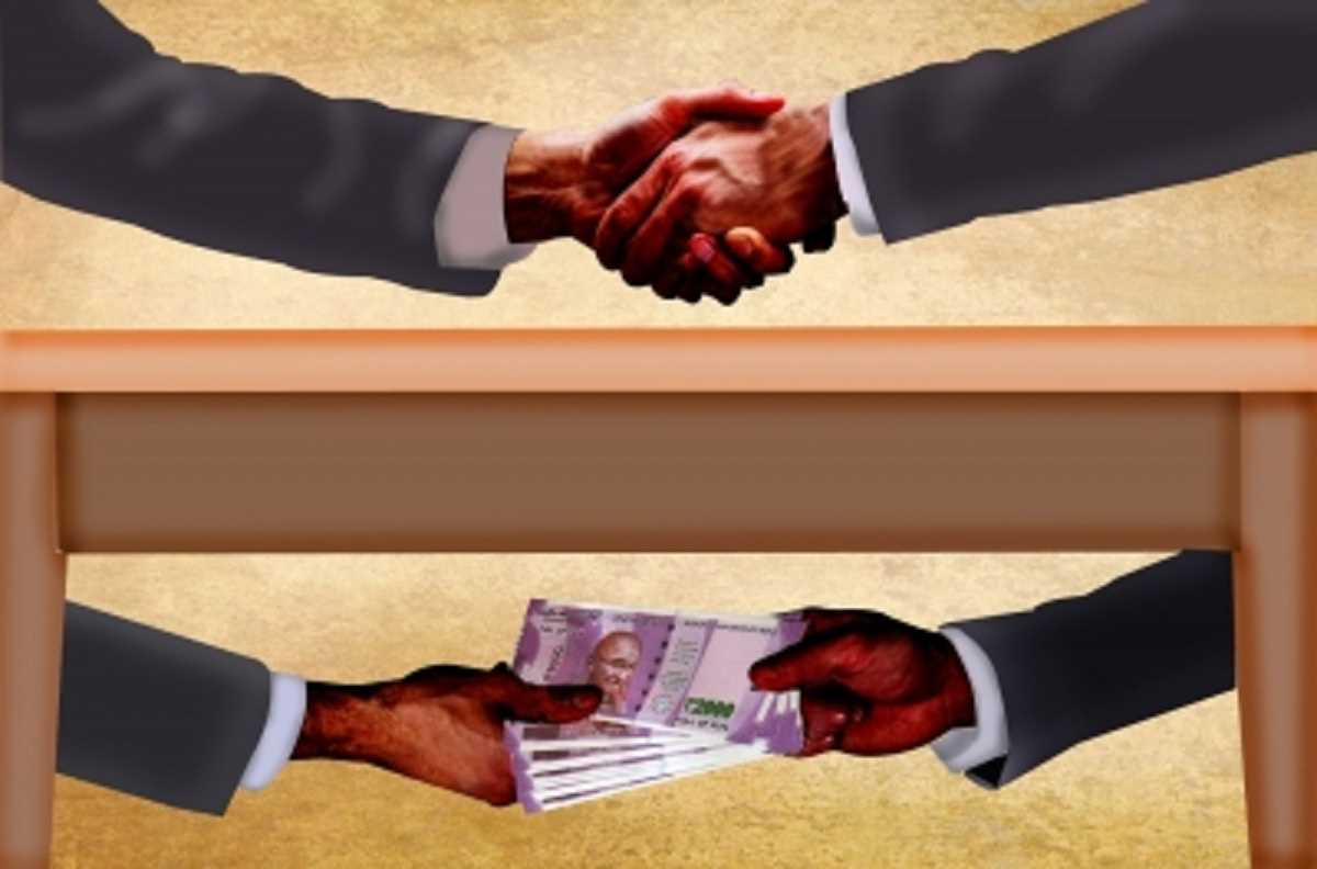 बीजेपी नेता को रिश्वत सूची जारी करने के लिए पुलिस ने भेजा नोटिस