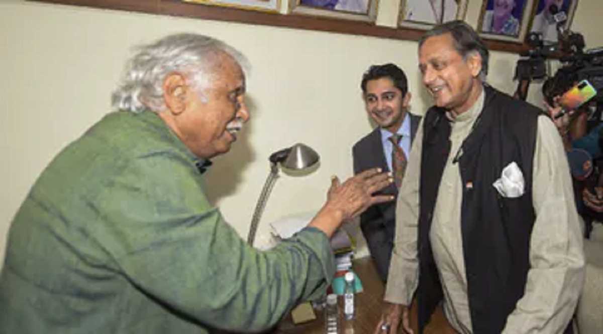 कांग्रेस अध्यक्ष चुनावः शशि थरूर के प्रतिनिधि ने लिया नामांकन पत्र कांग्रेस अध्यक्ष चुनावः शशि थरूर के प्रतिनिधि ने लिया नामांकन पत्र