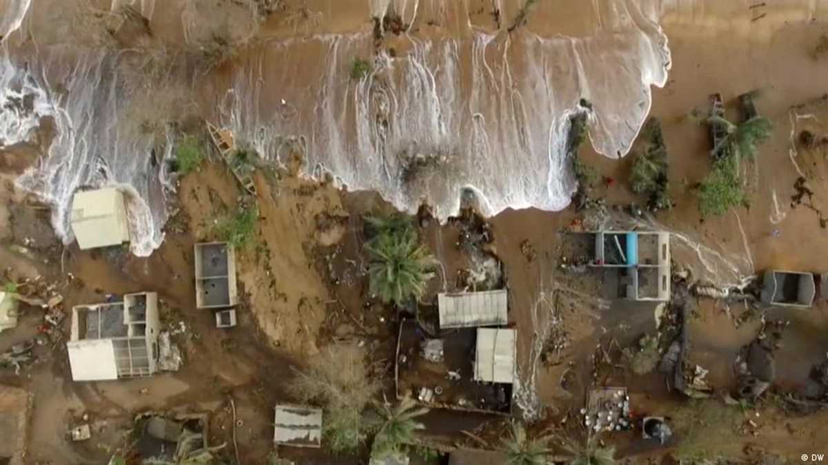 समंदर निगल रहा मछुआरों की जिंदगियां