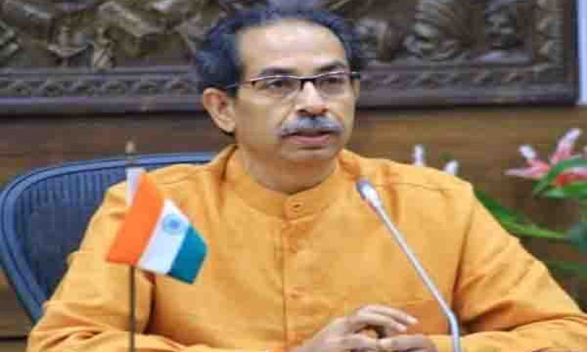 बॉम्बे हाईकोर्ट ने ठाकरे के खिलाफ केंद्रीय जांच की याचिका खारिज की, याचिकाकर्ताओं पर जुर्माना लगाया बॉम्बे हाईकोर्ट ने ठाकरे के खिलाफ केंद्रीय जांच की याचिका खारिज की, याचिकाकर्ताओं पर जुर्माना लगाया