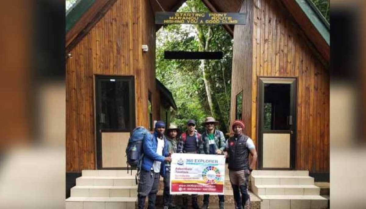 यूपी पुलिस के जवान ने अफ्रीका में भारत मां को गौरवान्वित किया, माउंट किलीमंजारो पर पर फहराया तिरंगा