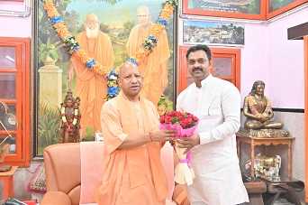 केंद्रीय राज्यमंत्री पंकज चौधरी, कमलेश पासवान ने की सीएम योगी से मुलाकात