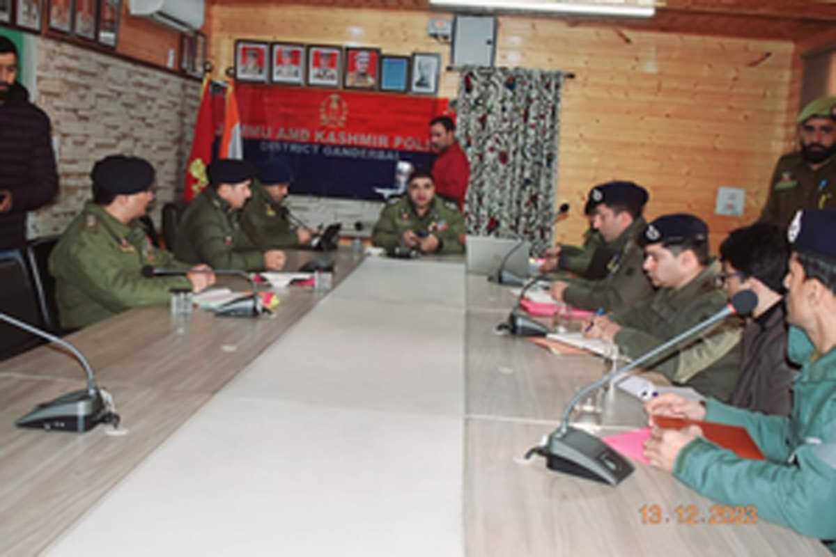 जम्मू-कश्मीर में मनगढ़ंत आतंकी कथा के प्रचार-प्रसार के खिलाफ कड़ी कार्रवाई करेंगे : आईजीपी
