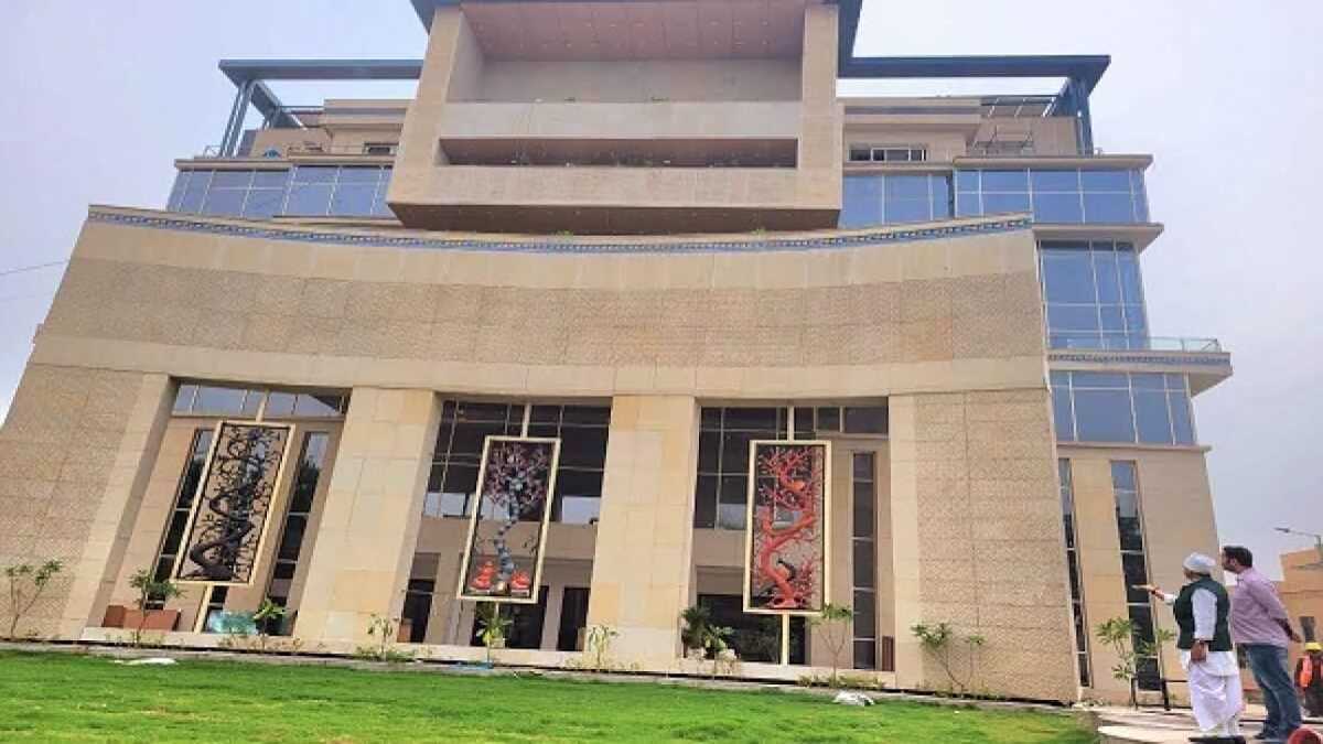 200 कमरे, 2 कॉन्फ्रेंस हॉल, और भी कई खूबियों वाला यह है नया एमपी भवन