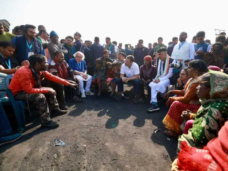 भारत जोड़ो न्याय यात्रा के दौरान आज राहुल गांधी ने धनबाद में कोयला खदान मजदूरों से मुलाकात की