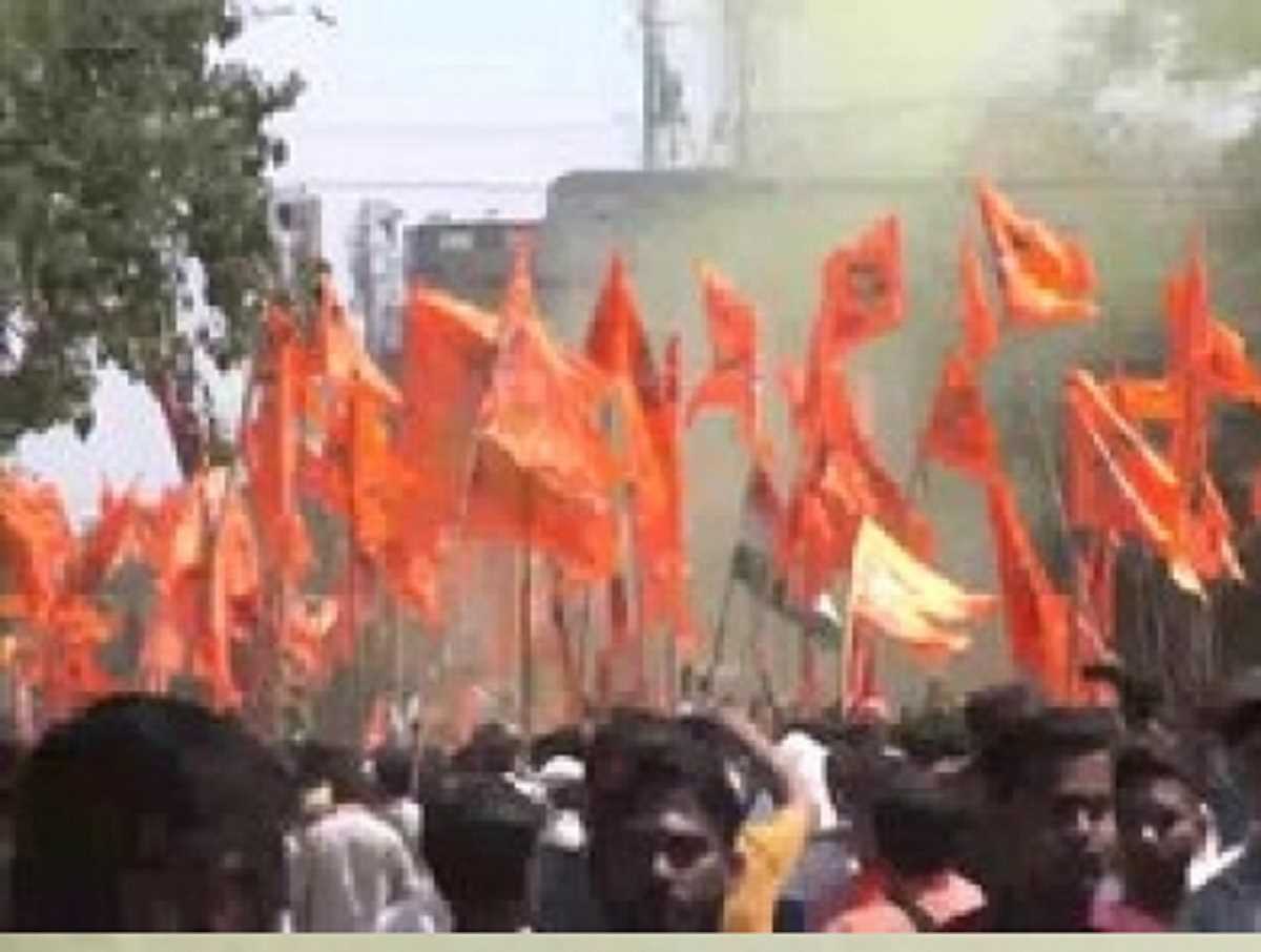 पुलिस के मना करने के बावजूद दिल्ली के जहांगीरपुरी में निकाला गया रामनवमी का जुलूस