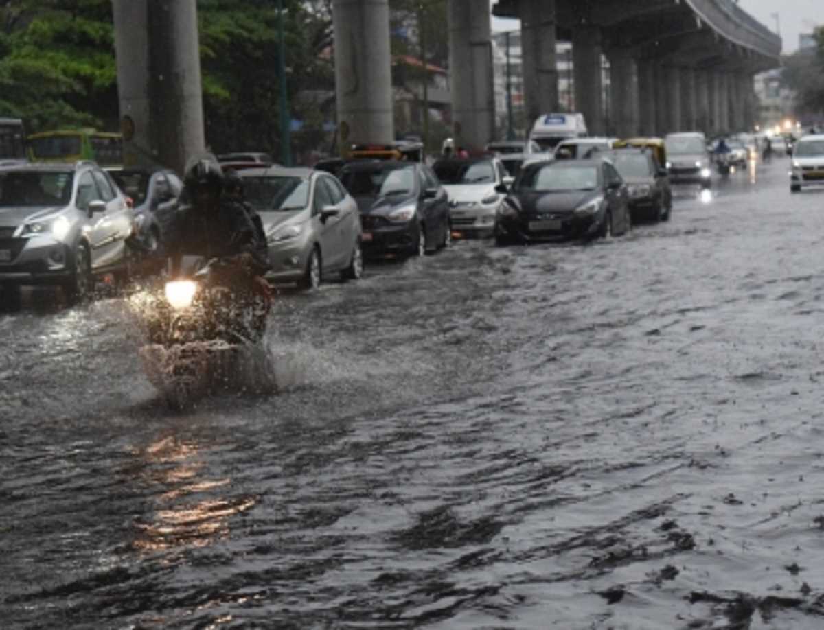 चक्रवात बिपारजॉय तेज, मौसम विभाग की केरल में भारी बारिश की भविष्यवाणी चक्रवात बिपारजॉय तेज, मौसम विभाग की केरल में भारी बारिश की भविष्यवाणी