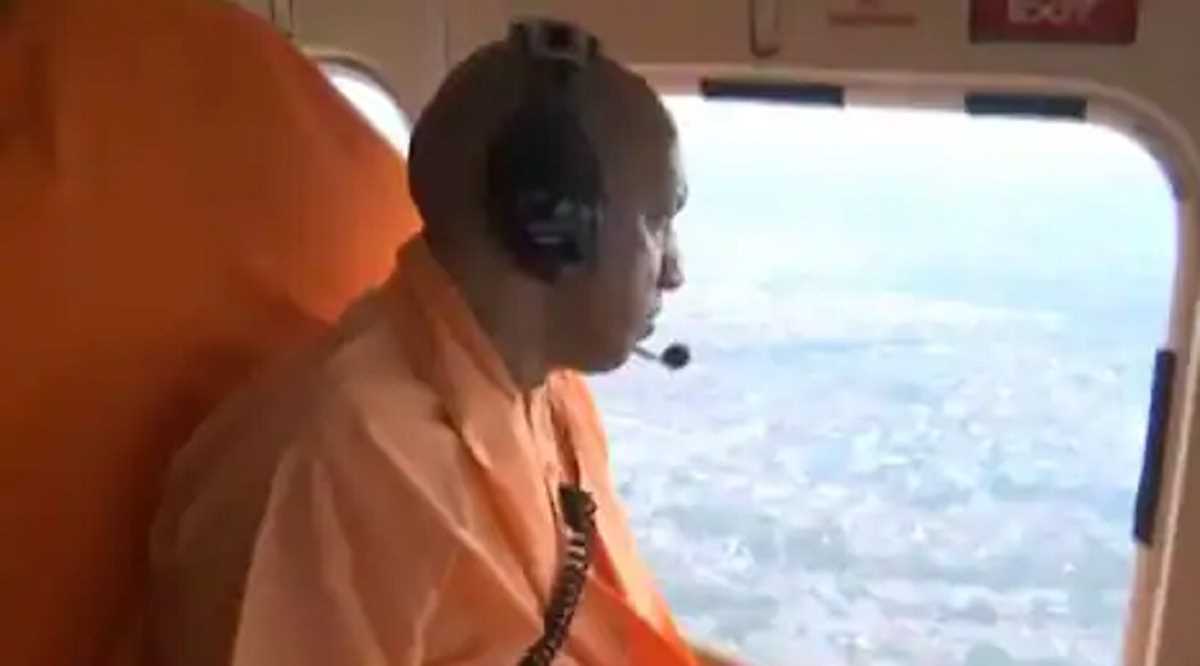 सीएम योगी ने गोरखपुर-महराजगंज में किया बाढ़ का हवाई सर्वेक्षण