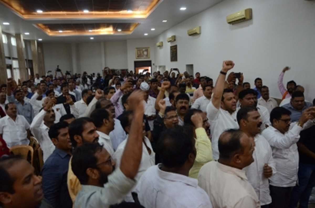 मराठा आरक्षण के मुद्दे पर शिंदे ने आज बुलाई सर्वदलीय बैठक