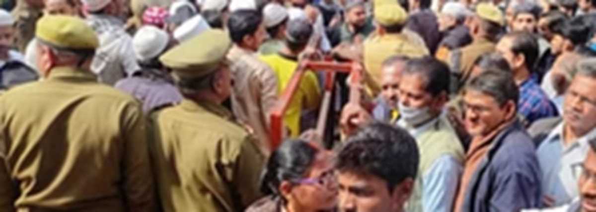 ज्ञानवापी में जुमे की नमाज को लेकर भारी सुरक्षा, ड्रोन से हो रही निगरानी