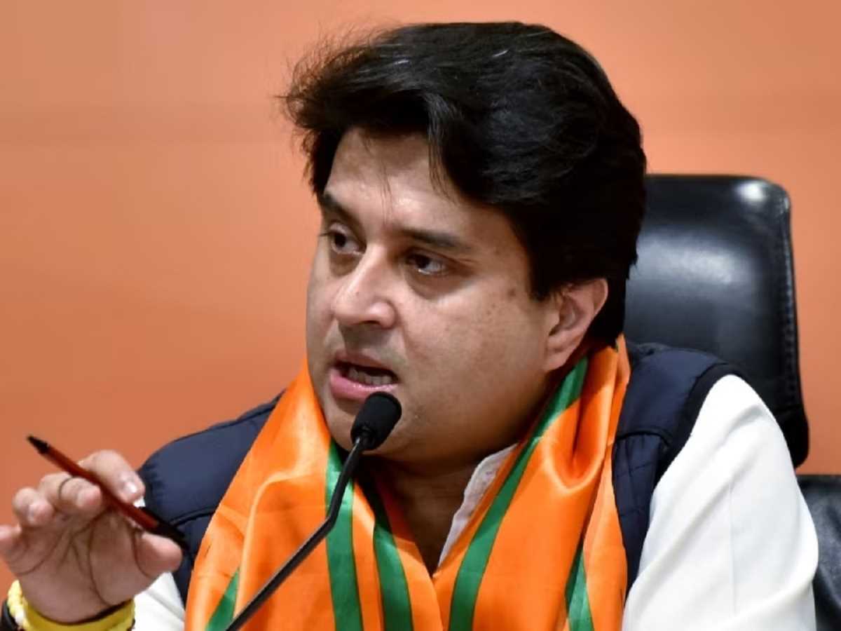 सत्ता के लिए कांग्रेस झूठ बोलती है - सिंधिया