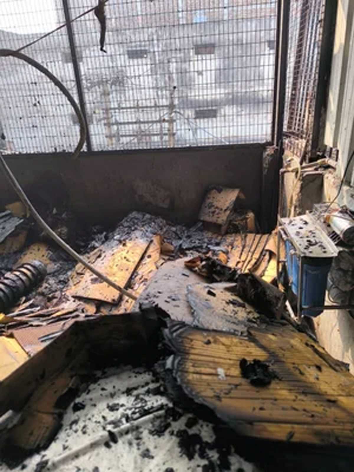 दिल्ली की एक फैक्ट्री में आग लगी, पांच लोगों को बचाया गया