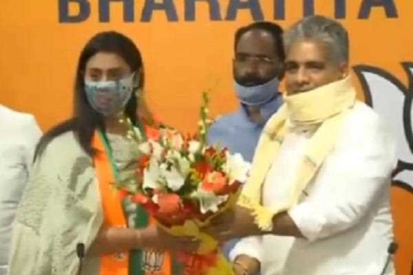 नेशनल शूटर श्रेयसी सिंह भाजपा में शामिल, लड़ सकतीं हैं बिहार विस चुनाव नेशनल शूटर श्रेयसी सिंह भाजपा में शामिल, लड़ सकतीं हैं बिहार विस चुनाव