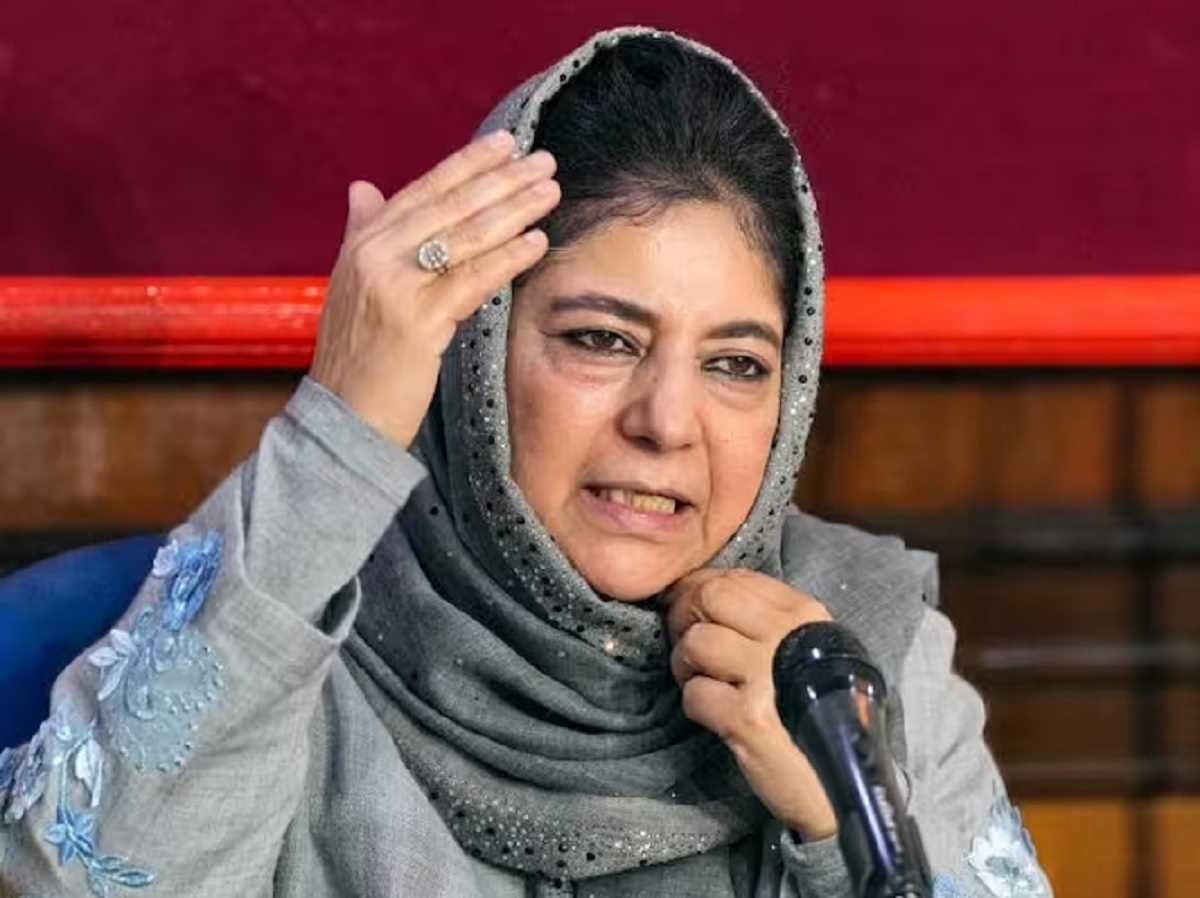 तीन साल बाद महबूबा मुफ्ती को मिला पासपोर्ट