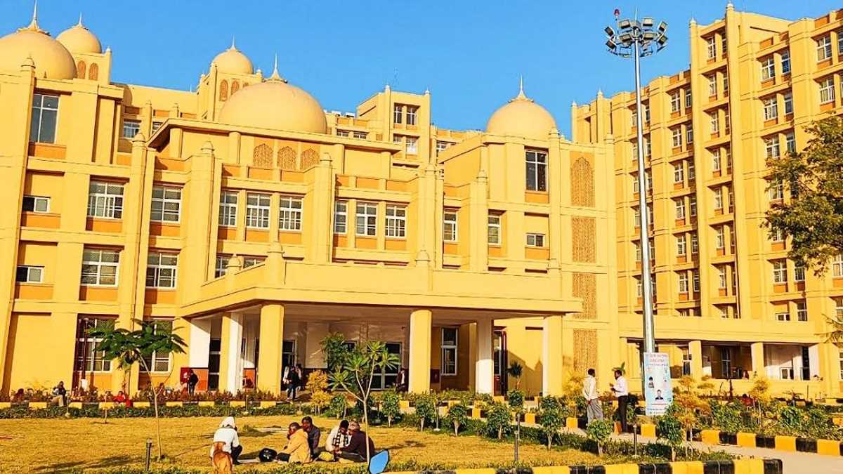 400 करोड़ के अस्पताल में दो कोड़ी की घटिया जाली, घटिया निर्माण देख बिखरे कलेक्टर