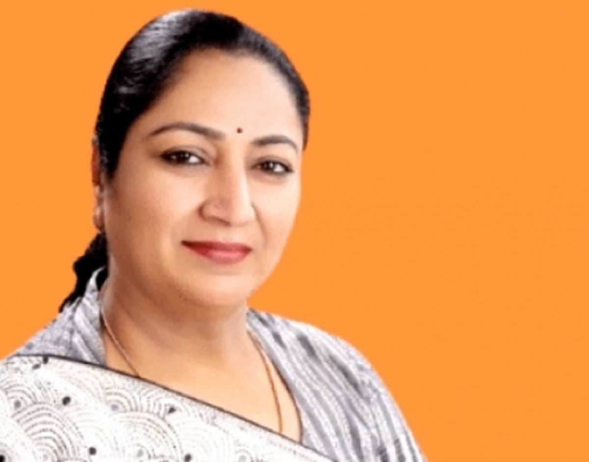 आप के पार्षद छलांग मारकर मंच पर कूदते हैं, टेबल पर खड़े होते है, माइक तोड़ते हैं : रेखा गुप्ता