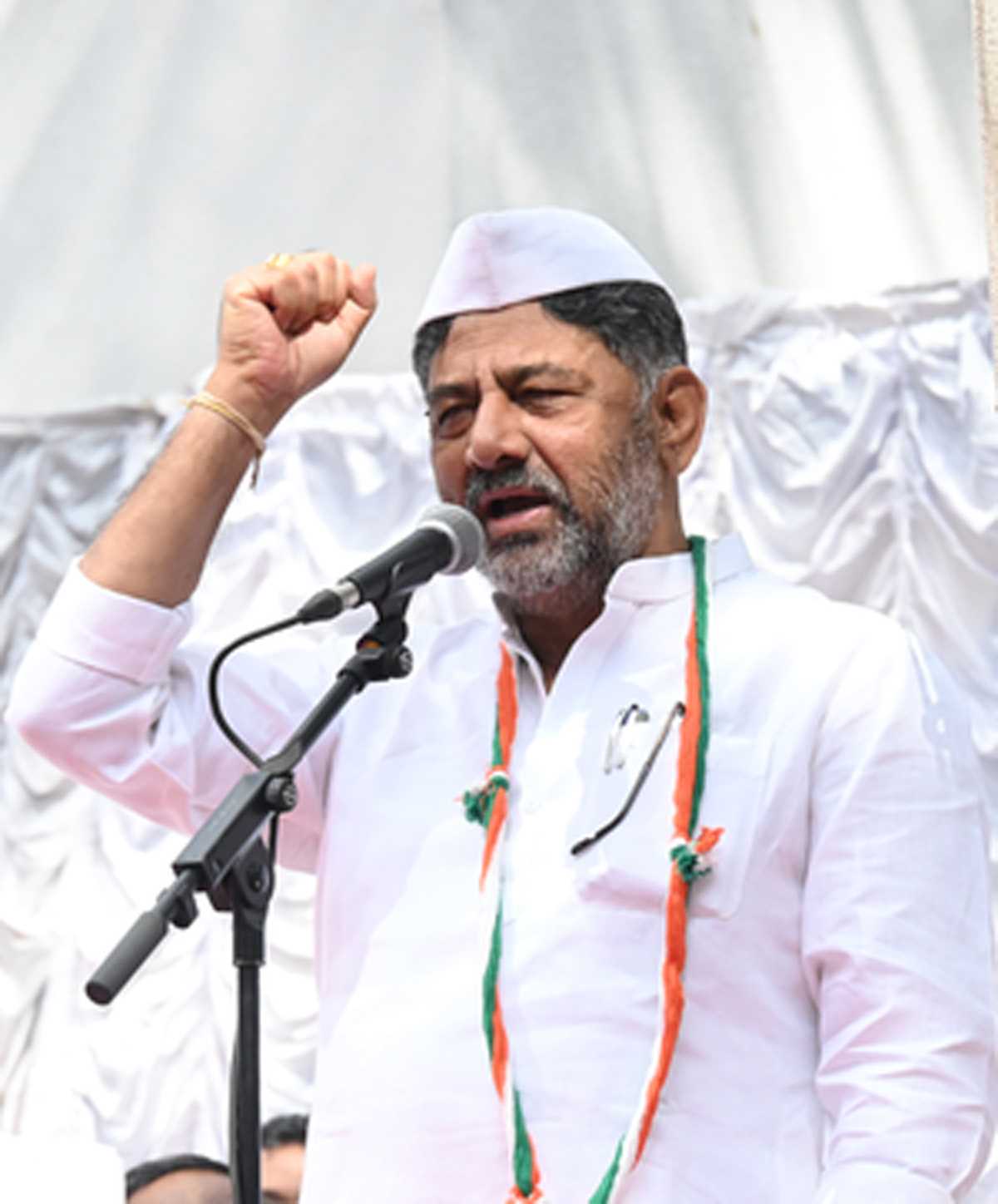 मुस्लिम कॉलोनियों के लिए धन आवंटित करने में कुछ भी गलत नहीं : शिवकुमार