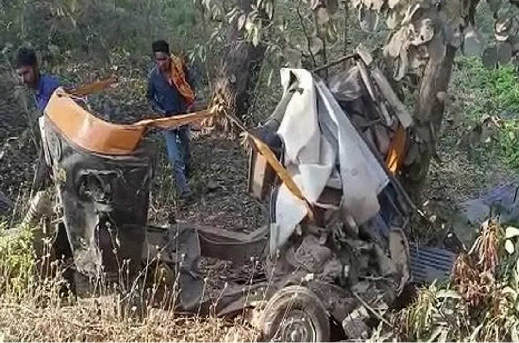 कांकेर में स्कूली बच्चों से भरे ऑटो को ट्रक ने मारी टक्कर, 7 बच्चों की दर्दनाक मौत कांकेर में स्कूली बच्चों से भरे ऑटो को ट्रक ने मारी टक्कर, 7 बच्चों की दर्दनाक मौत