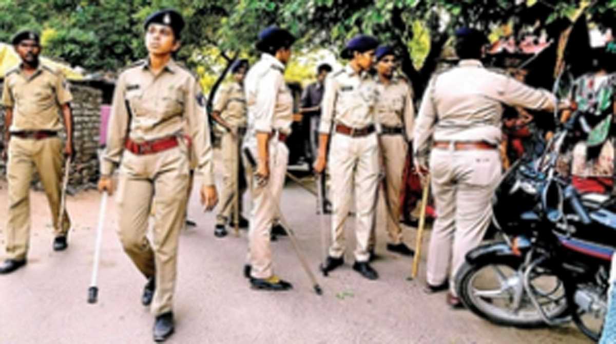 वडोदरा में शोभायात्रा पर पथराव के मामले में पुलिस ने 26 आरोपियों के खिलाफ केस दर्ज किया