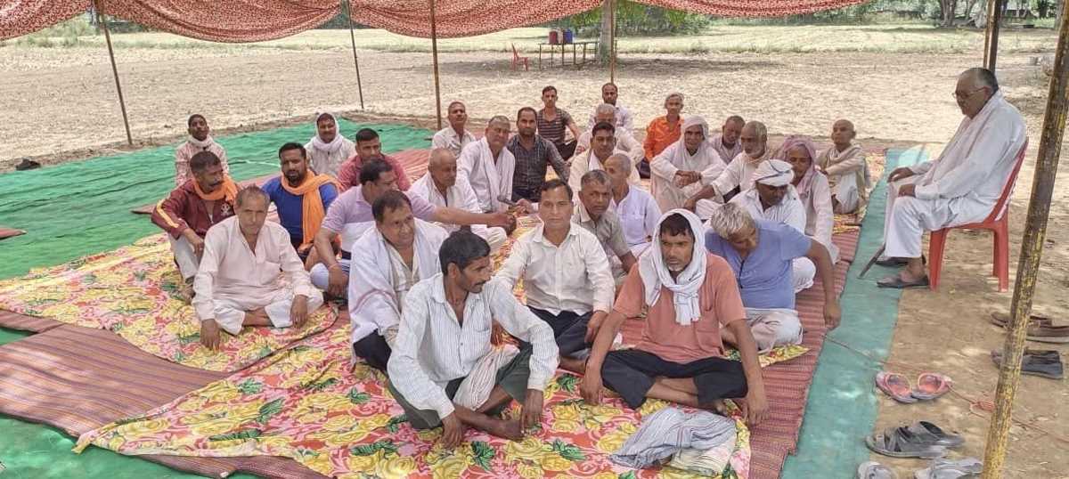 किसान 5500 रू प्रति वर्ग मीटर मुआवजे की मांग को लेकर अड़े