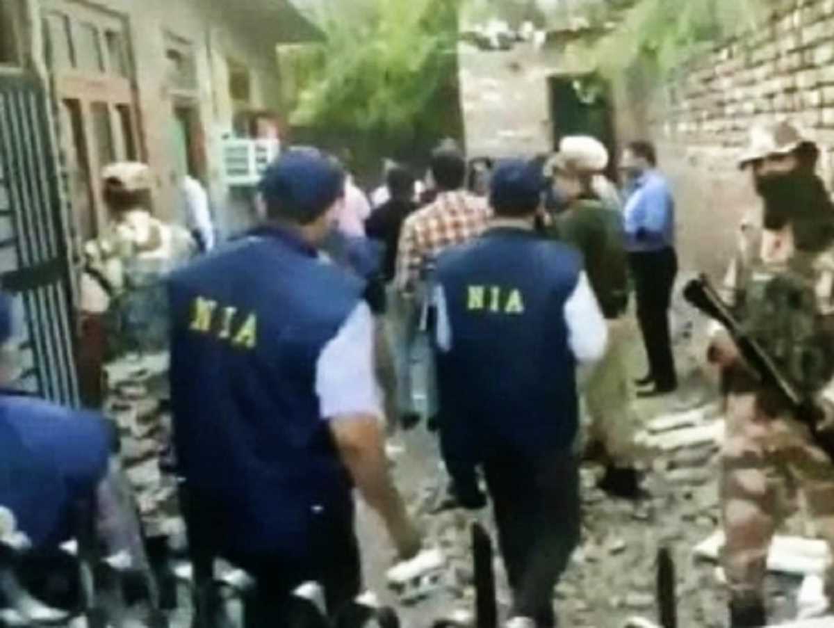 टेरर फंडिंग मामला: एनआईए ने कई जगहों पर मारे छापे टेरर फंडिंग मामला: एनआईए ने कई जगहों पर मारे छापे