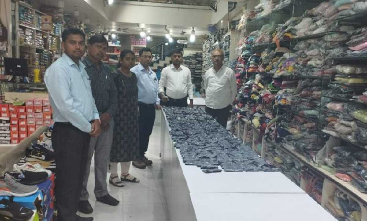 बिना लाइसेंस एलोपैथिक दवाई बेचने वाले व्यापारी पर कार्रवाई