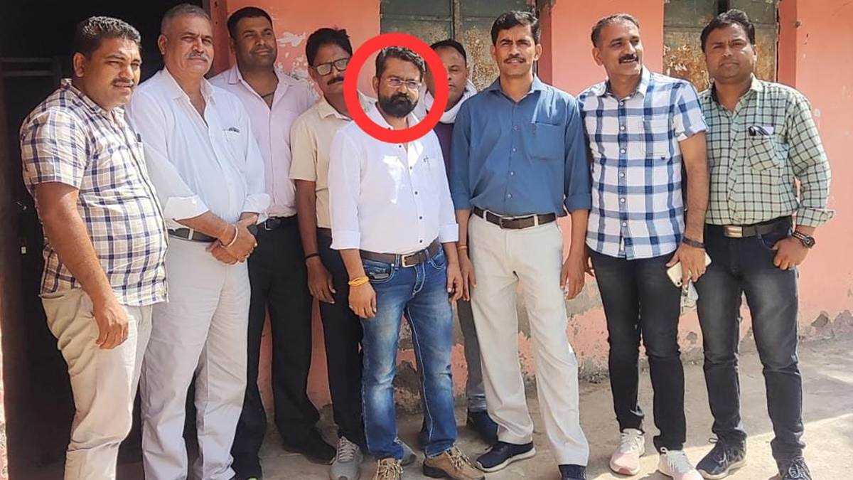 मनरेगा अधिकारी फोटो सत्यापन के लिए 20 हजार लेते लोकायुक्त ने पकड़ा