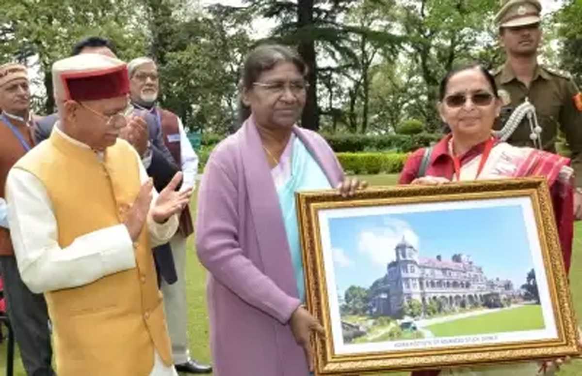 राष्ट्रपति ने किया इंडियन इंस्टीट्यूट ऑफ एडवांस्ड स्टडी का दौरा