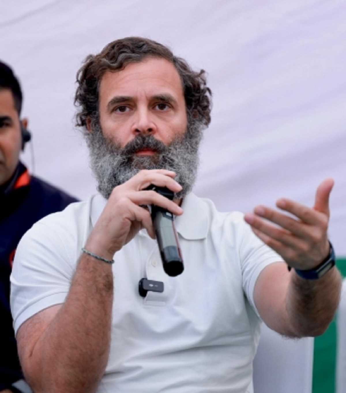 पराक्रम, देशप्रेम और बलिदान से परिपूर्ण है हमारी सेना : राहुल गांधी