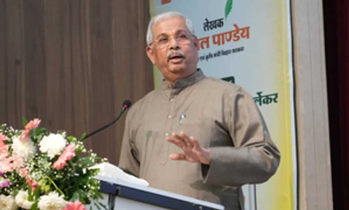 पटना : राज्यपाल ने आरोग्य पथ पर बिहार, जन स्वास्थ्य का मंगल काल पुस्तक का किया विमोचन