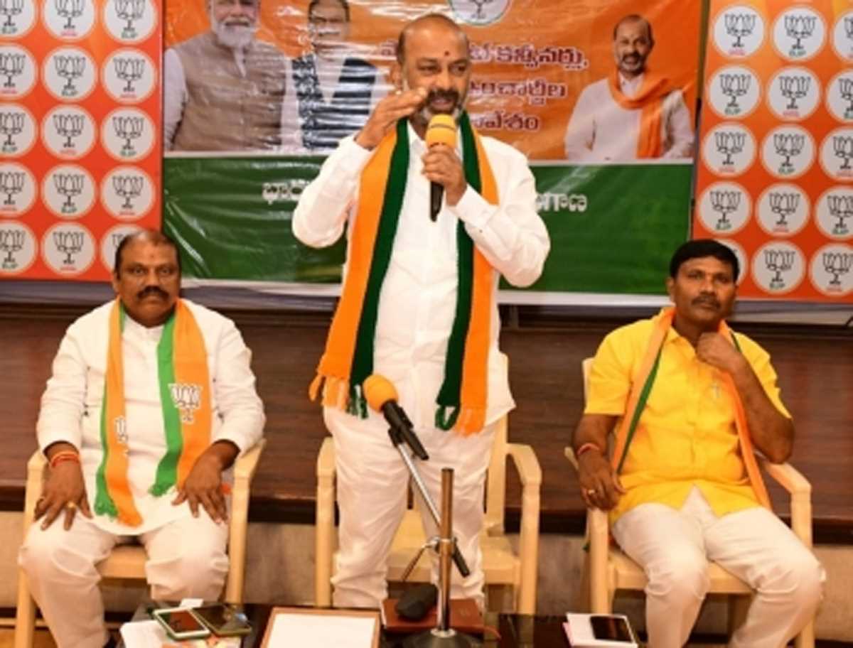 तेलंगाना भाजपा ने विधानसभा अध्यक्ष के खिलाफ कार्रवाई की मांग की