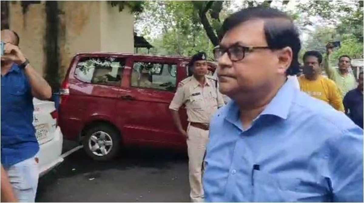 एसडीएम ने आदिवासी लड़कियों से की ऐसी गंदी हरकतें कि गिरफ्तार कर उसे भेजना पड़ा जेल