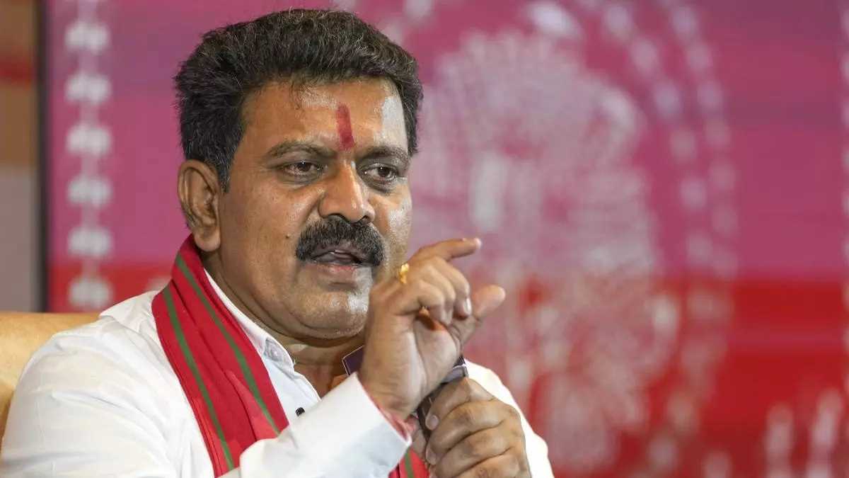 बस्तर की जनता भी चाहती है, नक्सली यहां से भागें : विजय शर्मा