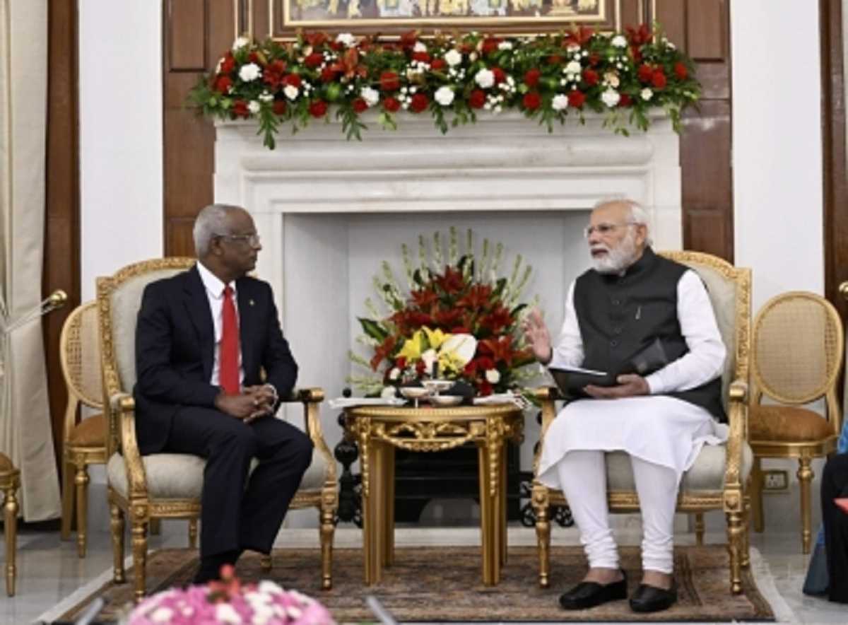पीएम मोदी ने मालदीव के राष्ट्रपति इब्राहिम मोहम्मद सोलिह से की मुलाकात, कई मुद्दों पर हुई चर्चा पीएम मोदी ने मालदीव के राष्ट्रपति इब्राहिम मोहम्मद सोलिह से की मुलाकात, कई मुद्दों पर हुई चर्चा