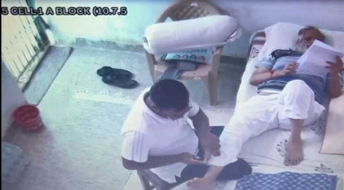 तिहाड़ जेल में सत्येंद्र जैन के सेल में हाउसकीपिंग सर्विस पर छिड़ा विवाद