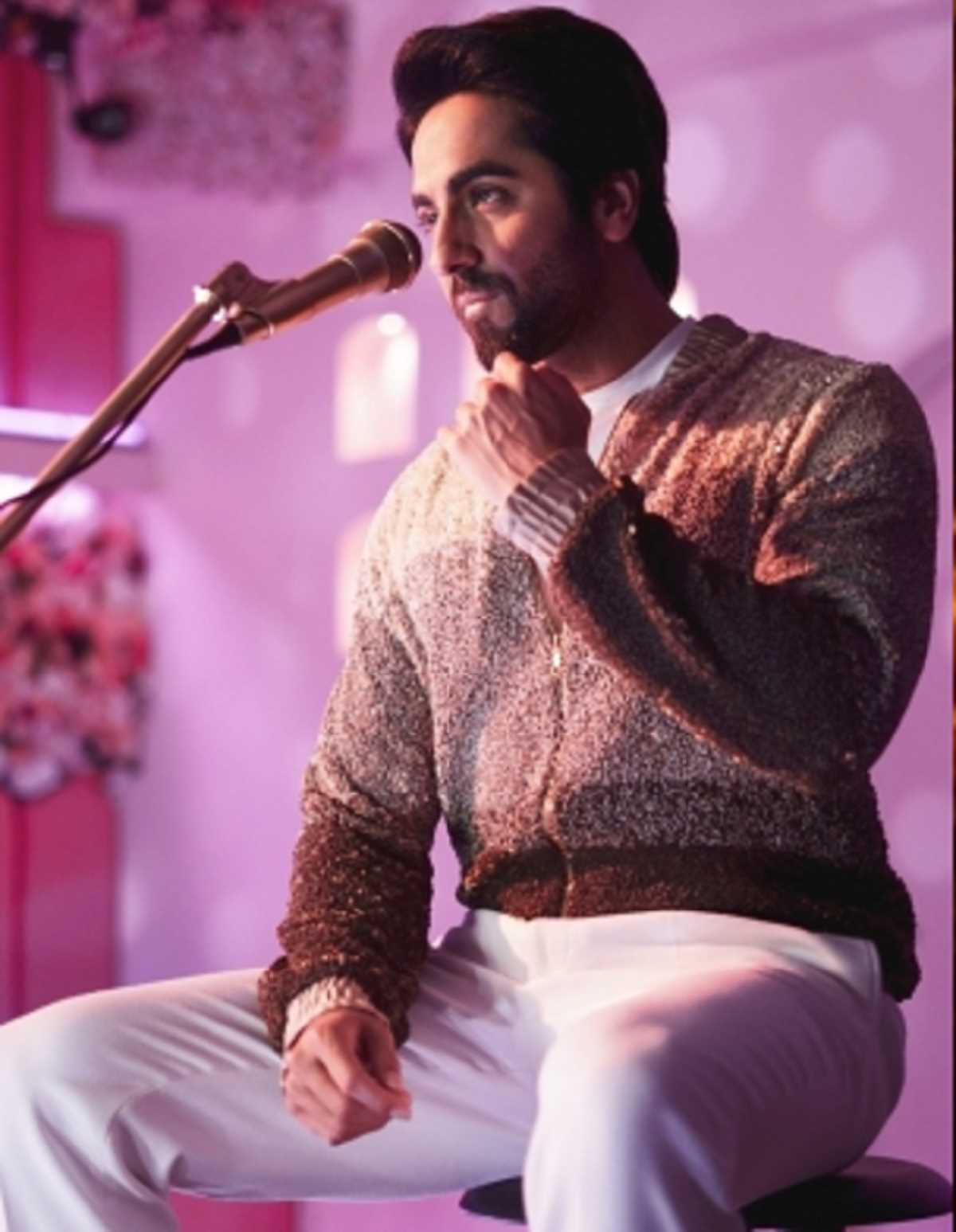 जुलाई में अमेरिका के आठ शहरों के दौरे पर जाएंगे आयुष्मान खुराना जुलाई में अमेरिका के आठ शहरों के दौरे पर जाएंगे आयुष्मान खुराना