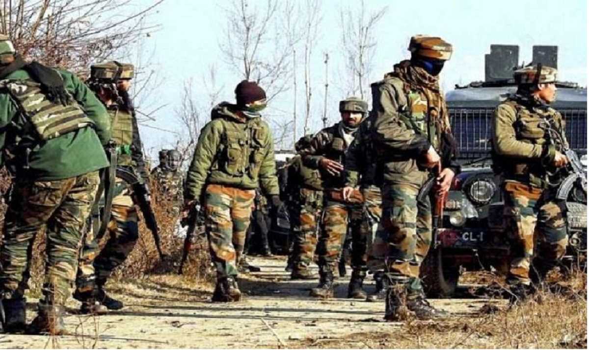 जम्मू-कश्मीर के कुलगाम में सुरक्षाबलों को मिली बड़ी कामयाबी, 5 आतंकी ढेर